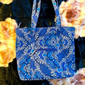 Vera Bradley zipper tote